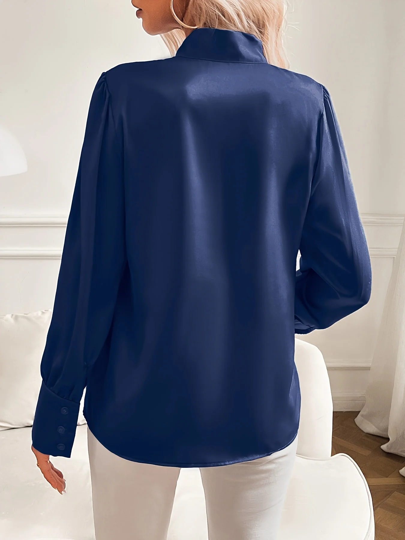Elly | Damesblouse met Strik Hals en Elegante Mouwen - Afbeelding 7