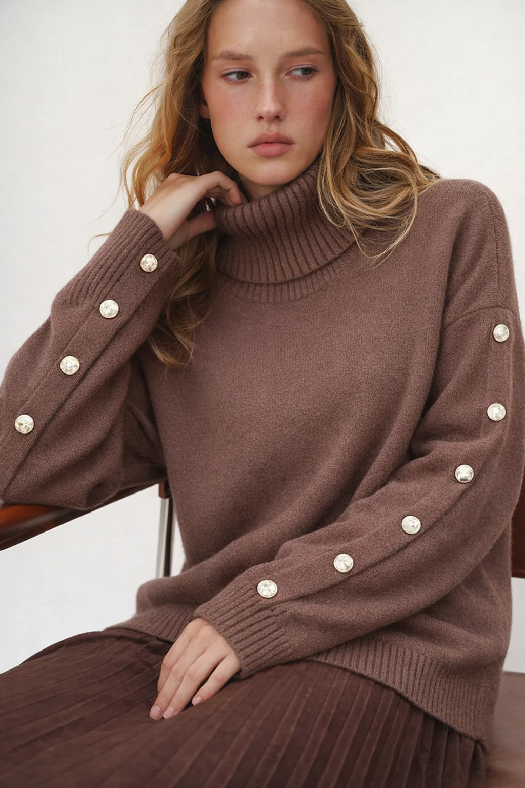 Amber | Stijlvolle Gebreide Dames Trui - Knoop details en Lichte Stretch