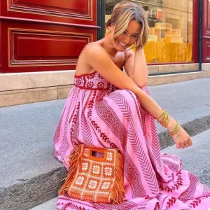 Dames Lange Zomerjurk met Rechte Halslijn en Borduurwerk Roze