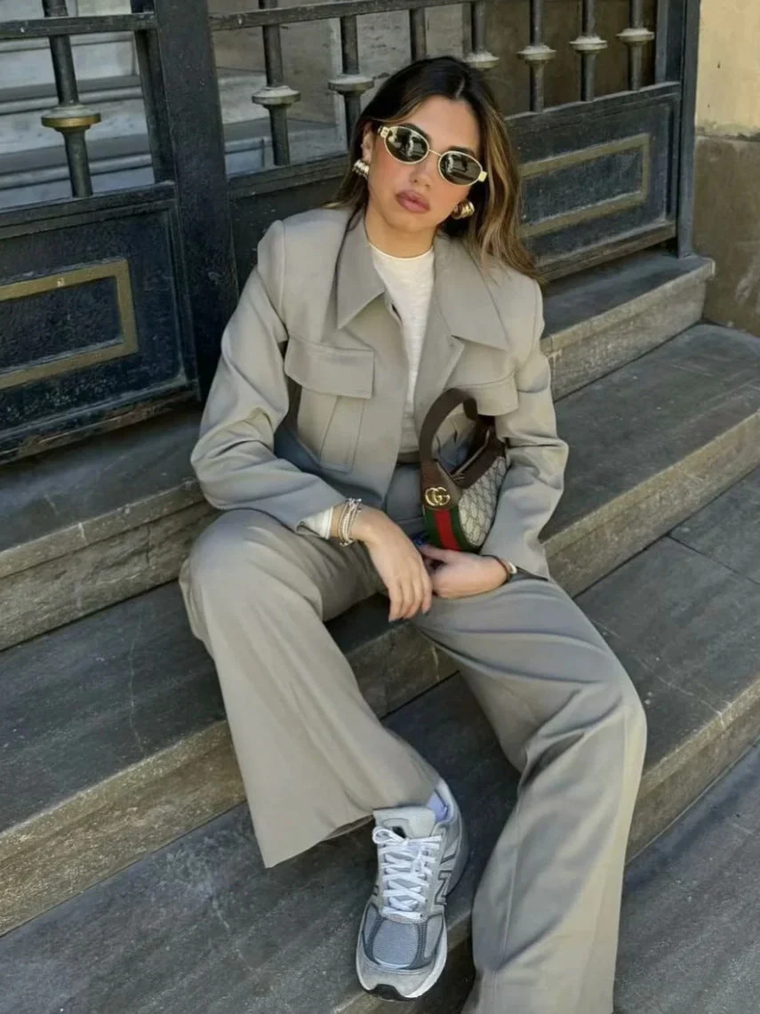 Chique Tweedelige Set - High Waist Pantalon en Cropped Jasje - Afbeelding 3