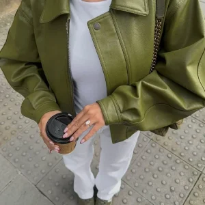 Lily-Rose | Vegan Leren Dames Jas - Olijfgroen met Moderne Streetwear Look